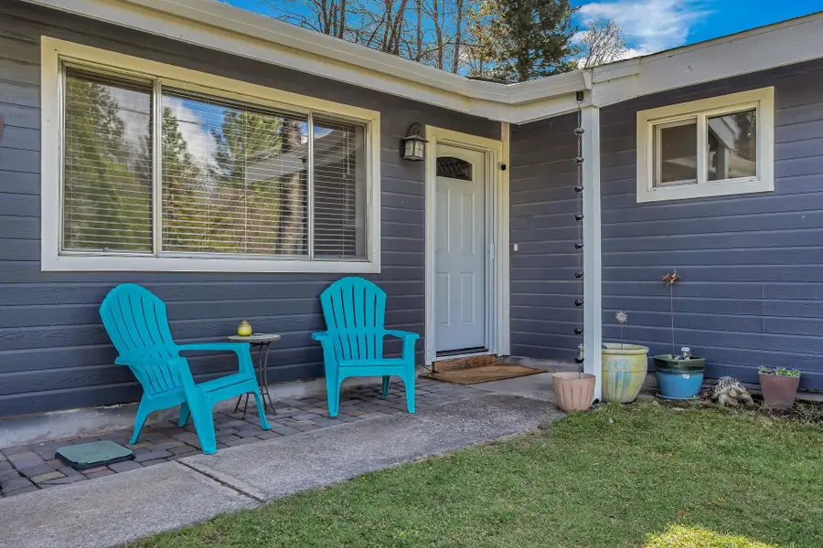 542 N Adams Drive, Mount Shasta, CA 96067 - #2