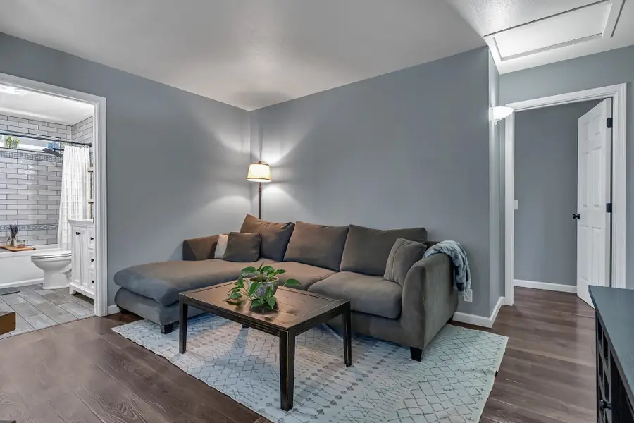 542 N Adams Drive, Mount Shasta, CA 96067 - #3