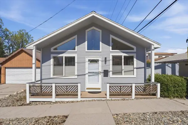 310 W Jessie St, Mt Shasta, CA 96067