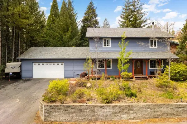 1533 W. A. Barr Rd, Mt Shasta, CA 96067