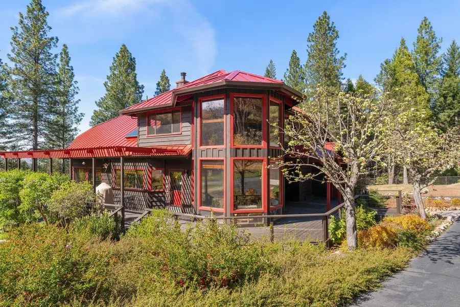 3312 Columbine Rd, Weed, CA 96094 - #2