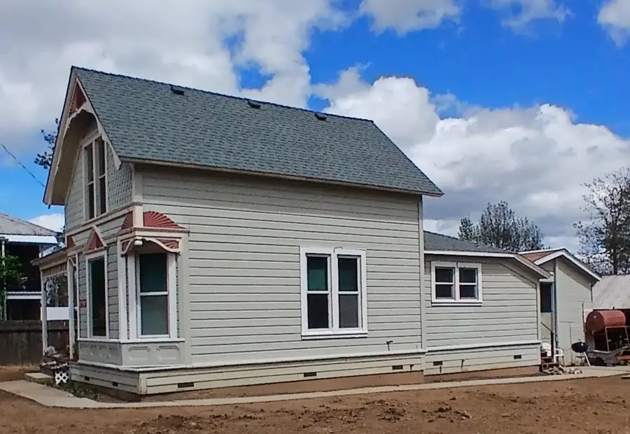 532 N Oregon St, Yreka, CA 96097 - #2