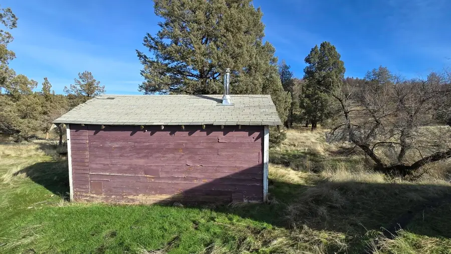 10135 Little bogus Creek, Montague, CA 96044 - #2