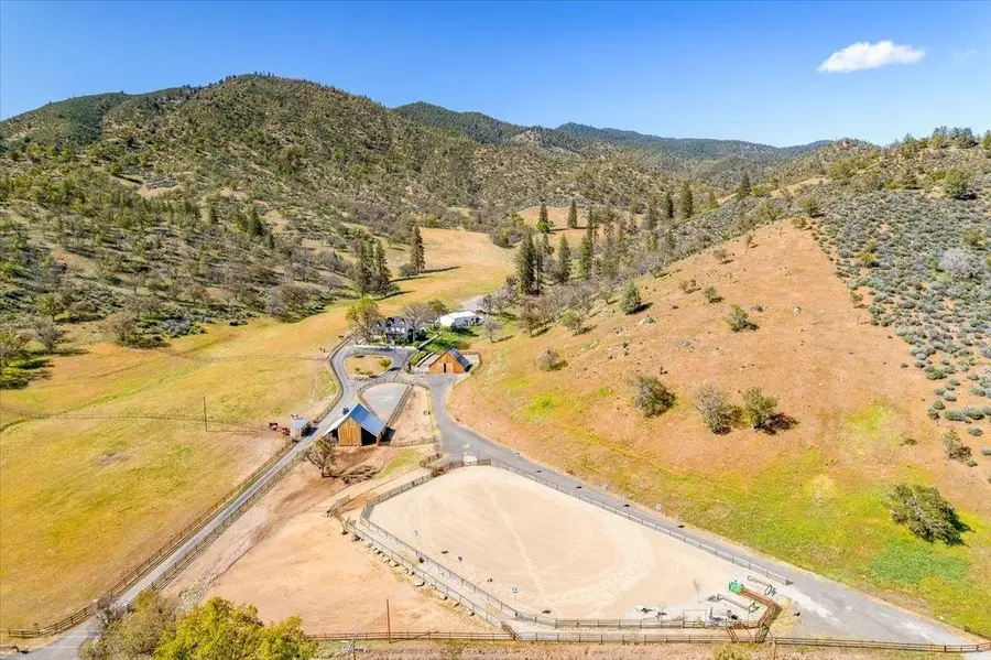2437 W Moffett Creek Road, Fort Jones, CA 96032 - #3