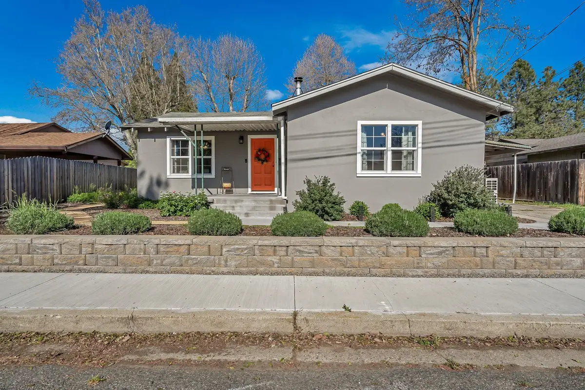 527 Third St, Yreka, CA 96097 - #1