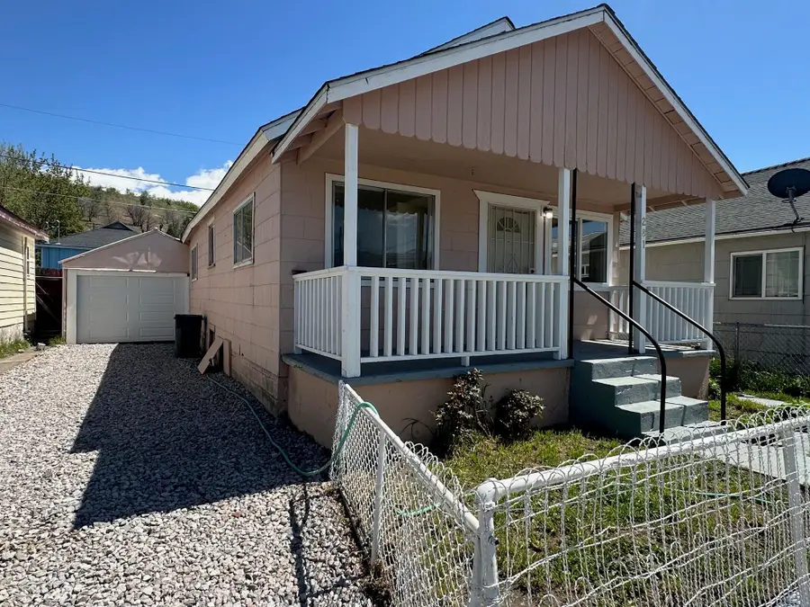 281 Clay Street, Weed, CA 96094 - #2