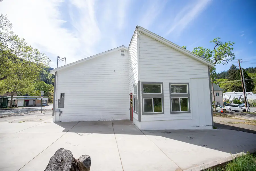 5621 Dunsmuir  Ave., Dunsmuir, CA 96025 - #3