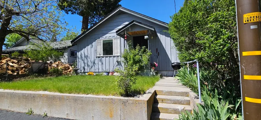 493 Oregon St, Weed, CA 96094 - #2