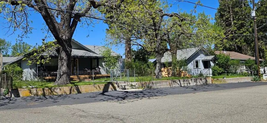493 Oregon St, Weed, CA 96094 - #3