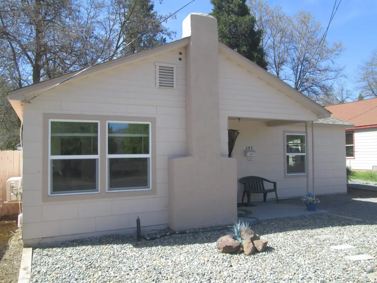 605 North Street, Yreka, CA 96097 - #1