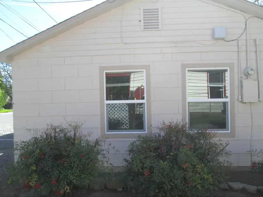 605 North Street, Yreka, CA 96097 - #3