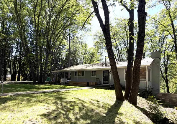 351 N Adams, Mt Shasta, CA 96067