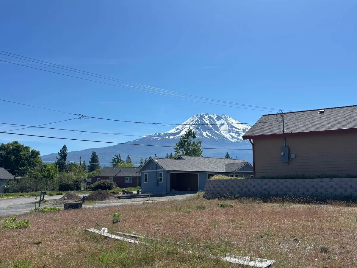 491 Shasta Ave, Weed, CA 96094 - #1