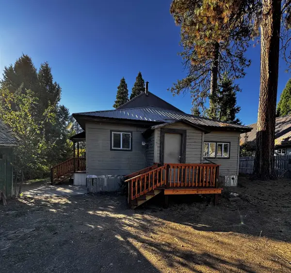 520/522 Shasta Avenue, McCloud, CA 96057