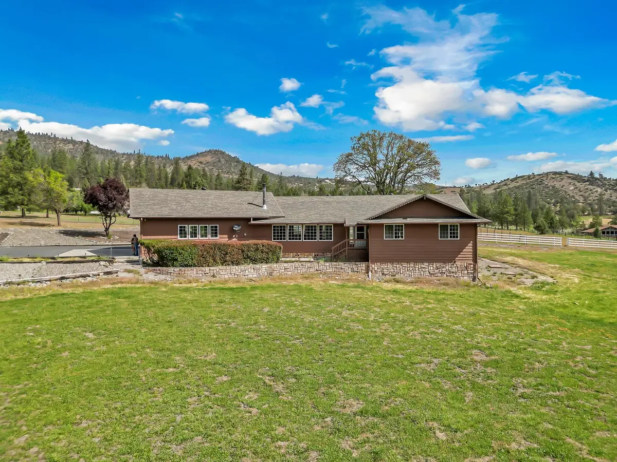 2624 Eastman Lane, Yreka, CA 96097 - #1