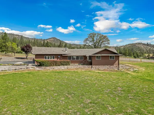 2624 Eastman Lane, Yreka, CA 96097