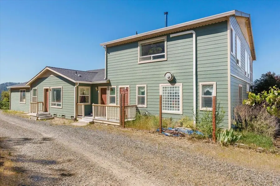 1245 W Moffett Creek Rd, Fort Jones, CA 96032 - #2