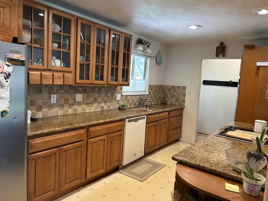 214 Shasta Ave, Mount Shasta, CA 96067 - #2