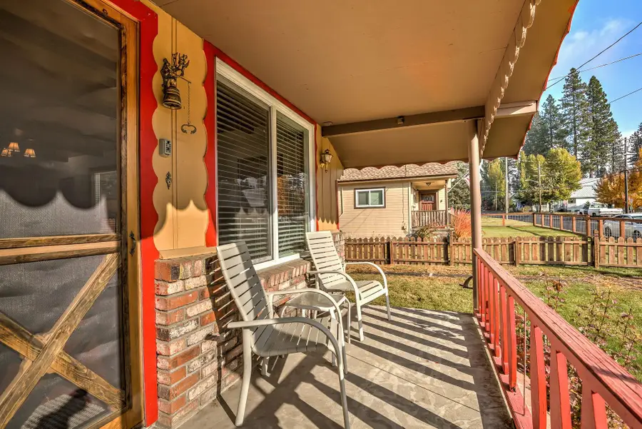 429 Shasta Ave, McCloud, CA 96057 - #2