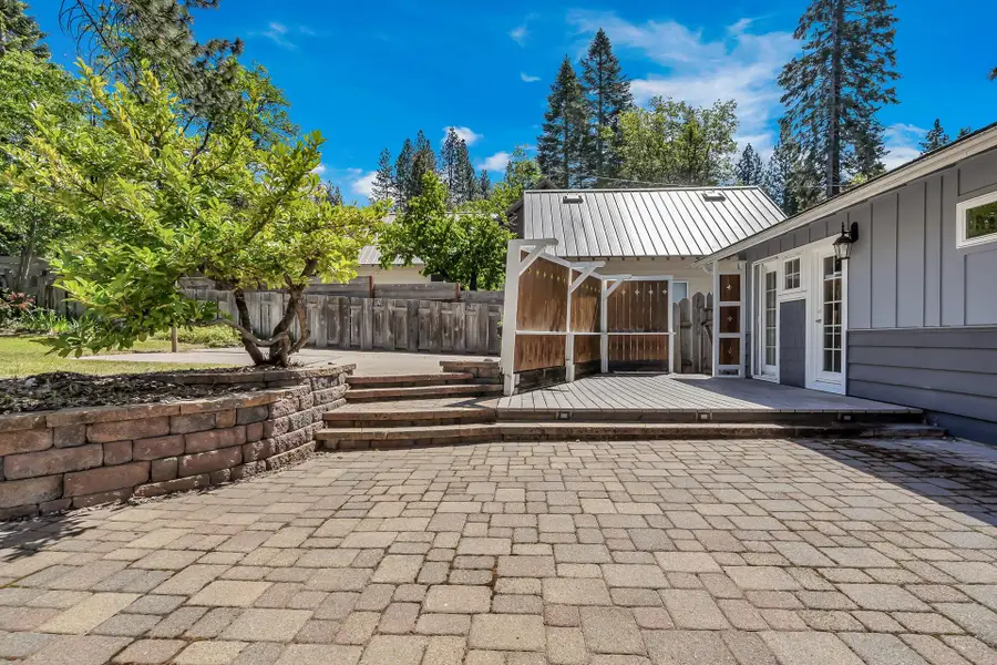 528 McCloud Ave., Mount Shasta, CA 96067 - #3