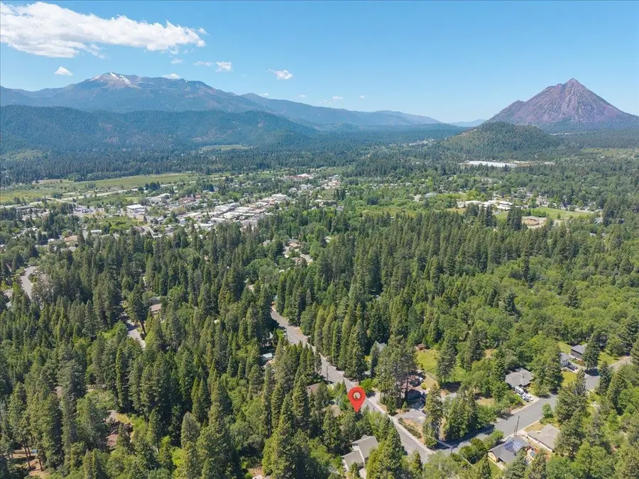 531 McCloud Ave, Mount Shasta, CA 96067 - #3