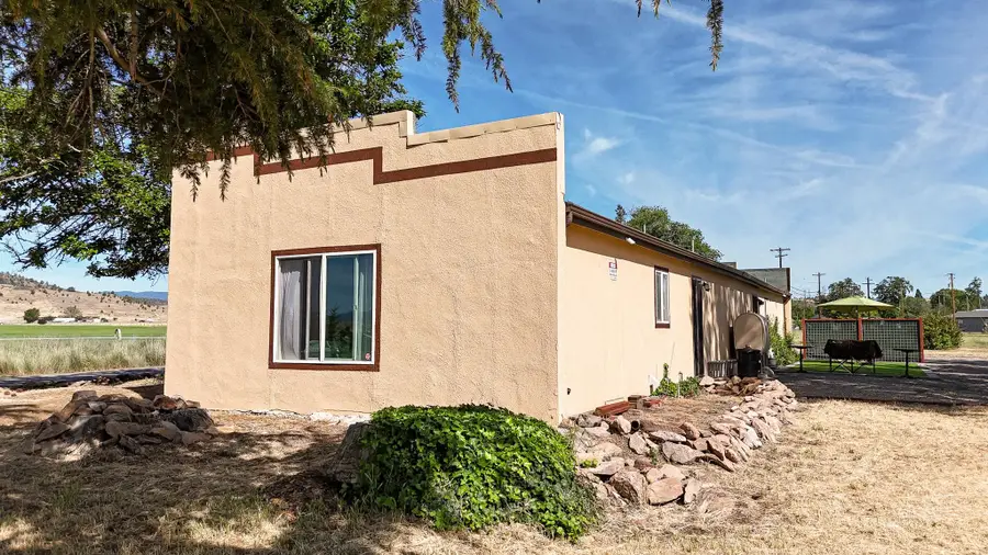 6538 Siskiyou Blvd, Grenada, CA 96038 - #2