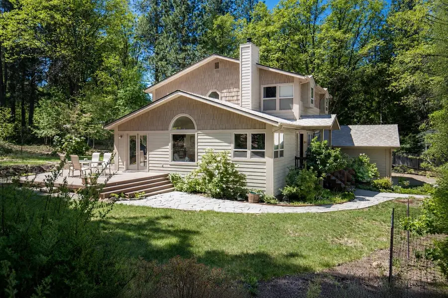 316 N Adams Drive, Mount Shasta, CA 96067 - #3