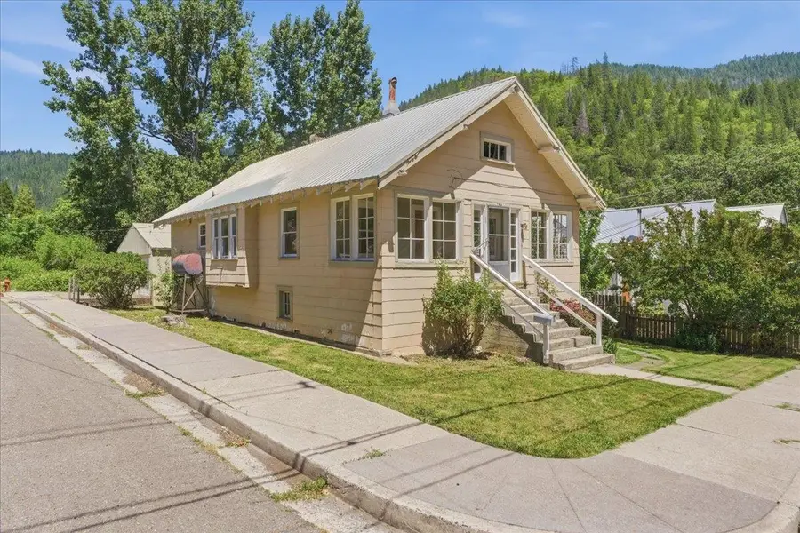 4119 Grover St, Dunsmuir, CA 96025 - #2