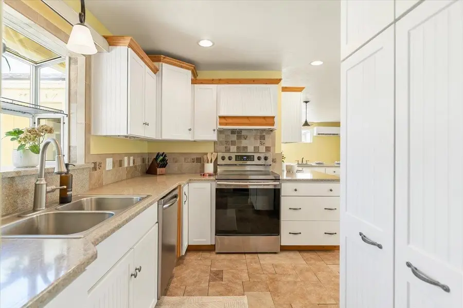 1516 Frederick Street, Mount Shasta, CA 96067 - #3