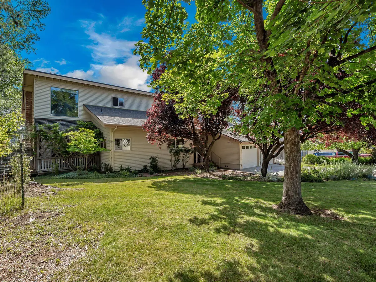 734 Meadowlark Lane, Yreka, CA 96097 - #1