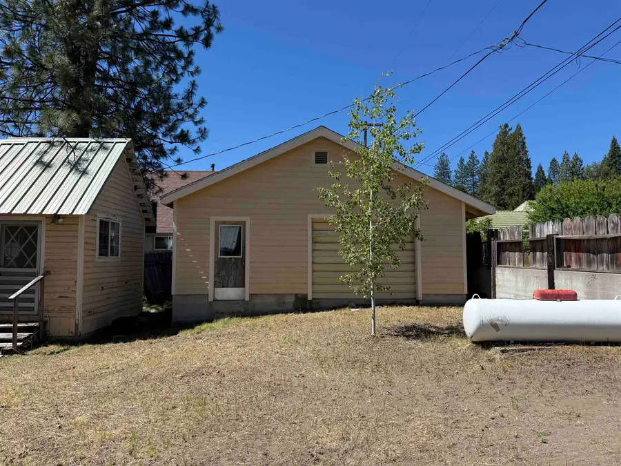 825 Oak, McCloud, CA 96057 - #3