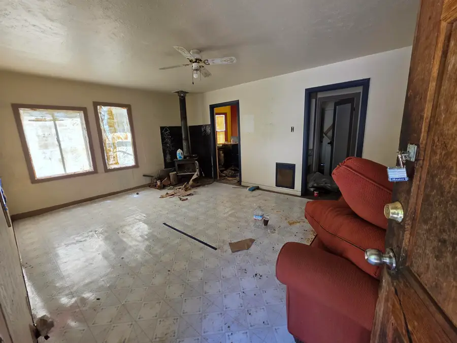 105 S Second St, Dunsmuir, CA 96025 - #2