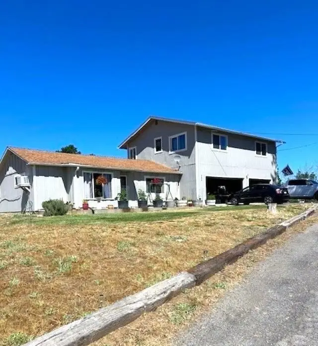 565 Main St, Hornbrook, CA 96044 - #1