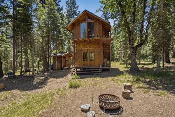 3-C-7 Fumarole Ct., McCloud, CA 96057