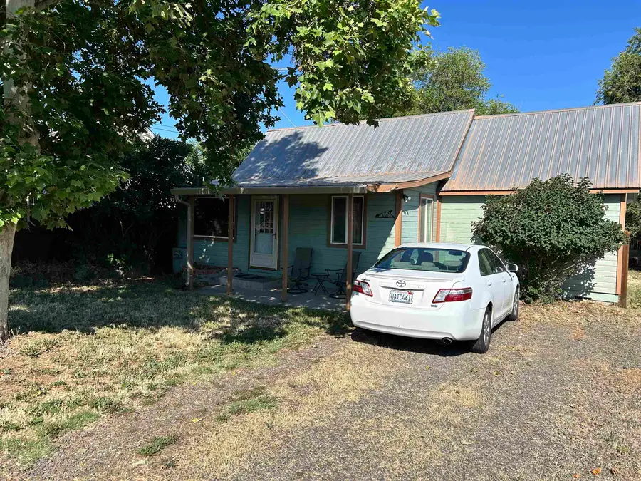 450 South 9th St, Montague, CA 96064 - #3