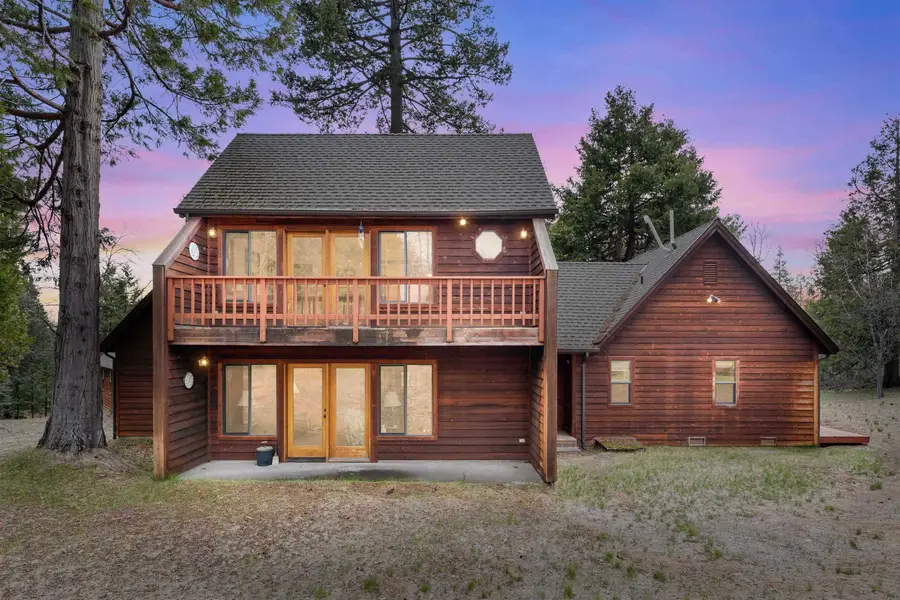 1517 Eddy Dr., Mount Shasta, CA 96067 - #2