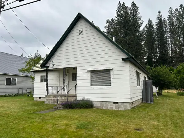 220 Shasta Avenue, McCloud, CA 96057