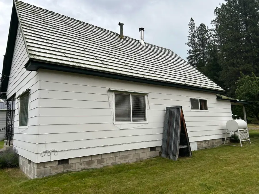 220 Shasta Avenue, McCloud, CA 96057 - #3