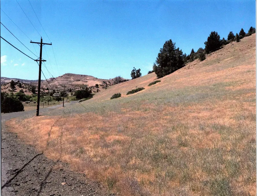 XOX Dennis Place, Hornbrook, CA 96044 - #2