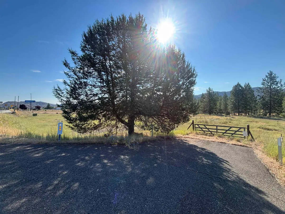 2010 Fort Jones Rd, Yreka, CA 96097 - #1