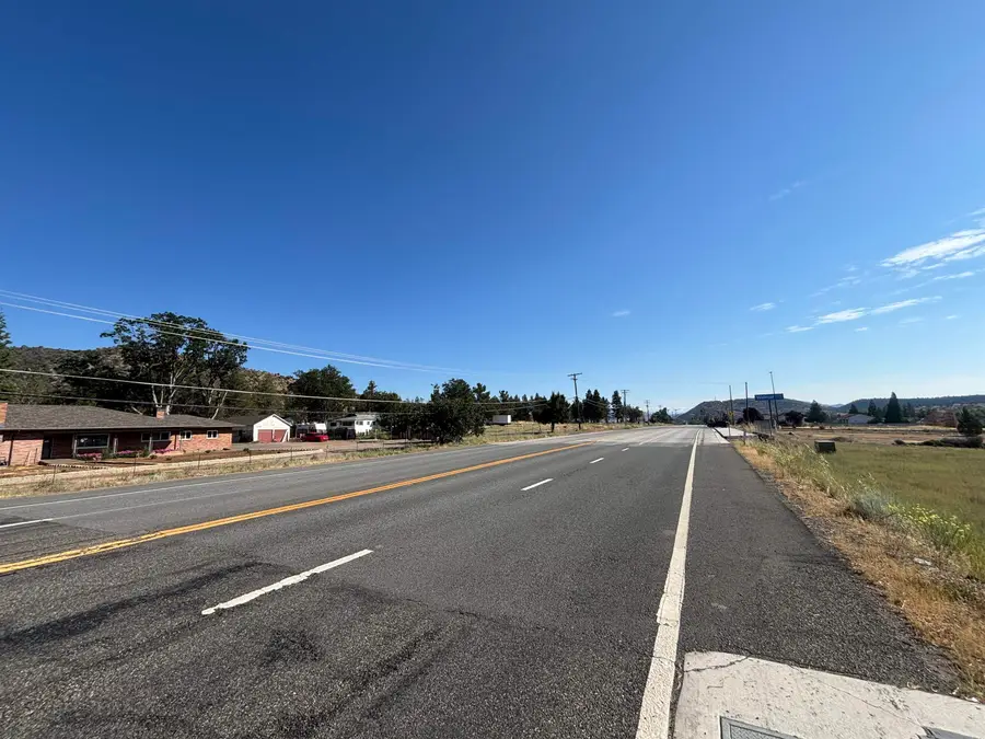 2010 Fort Jones Rd, Yreka, CA 96097 - #2