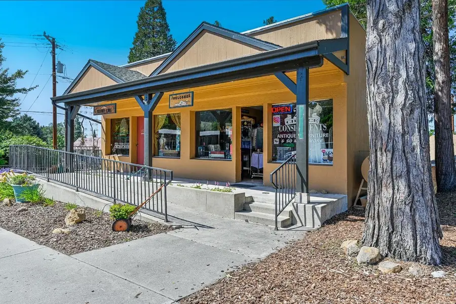 909 S Mt Shasta Blvd S, Mount Shasta, CA 96067 - #2