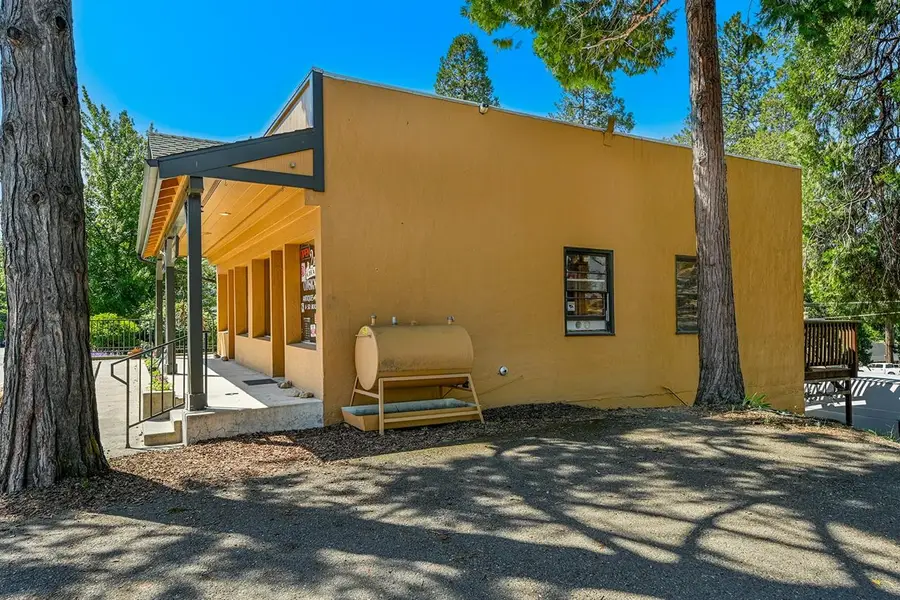 909 S Mt Shasta Blvd S, Mount Shasta, CA 96067 - #3
