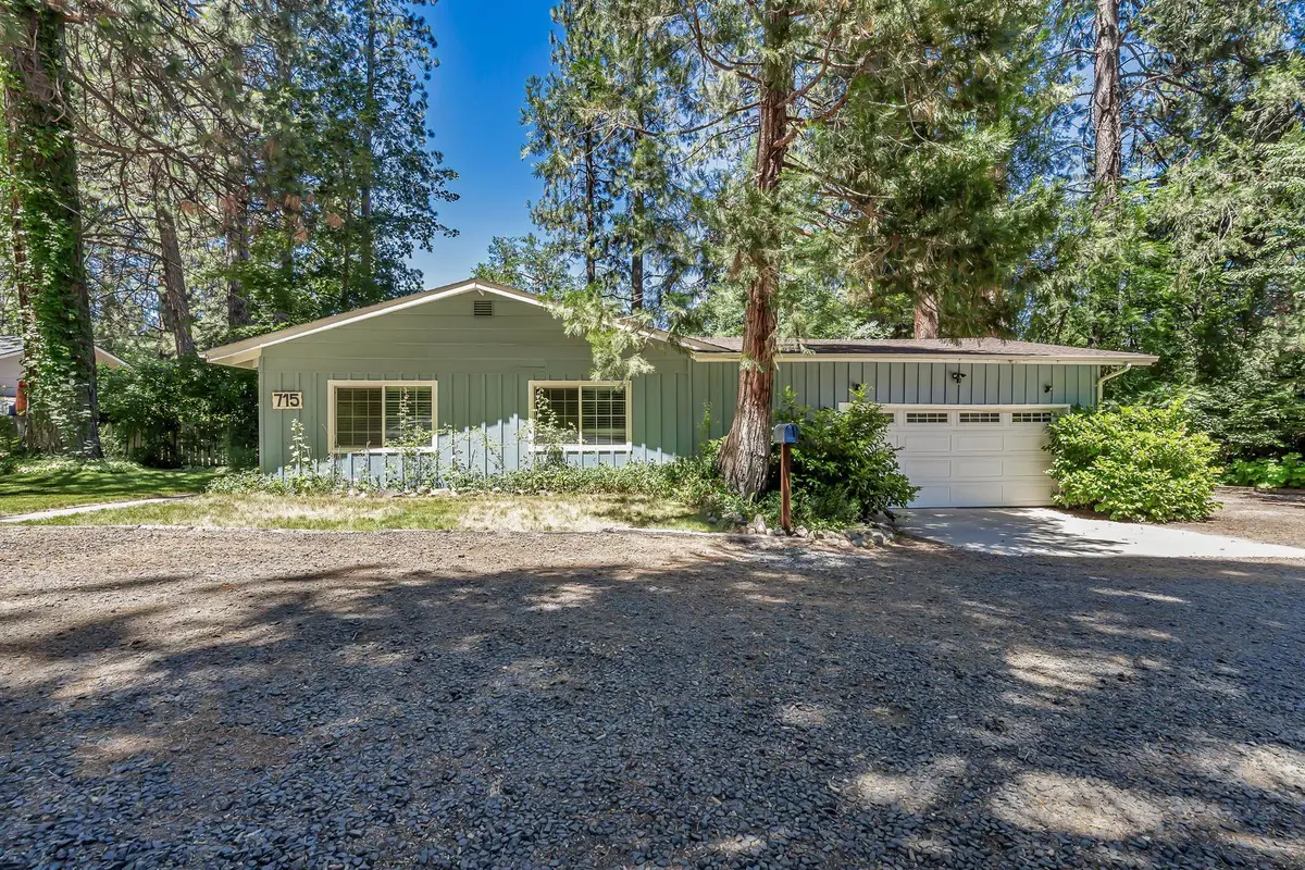 715 Oregon Street, Weed, CA 96094 - #1