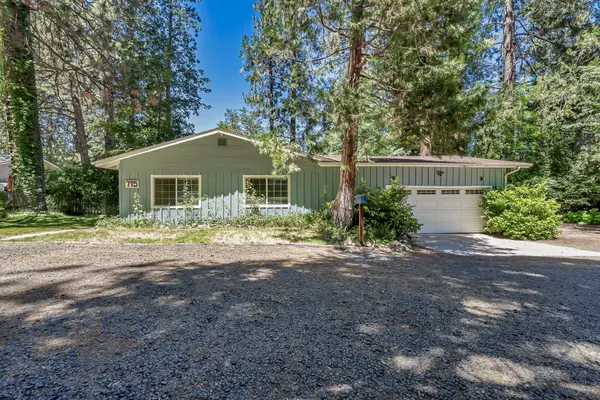 715 Oregon Street, Weed, CA 96094