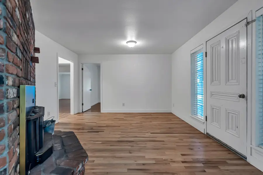715 Oregon Street, Weed, CA 96094 - #3