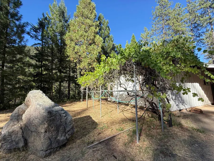 36724 and 36726 Highway 96, Klamath River, CA 96050 - #3