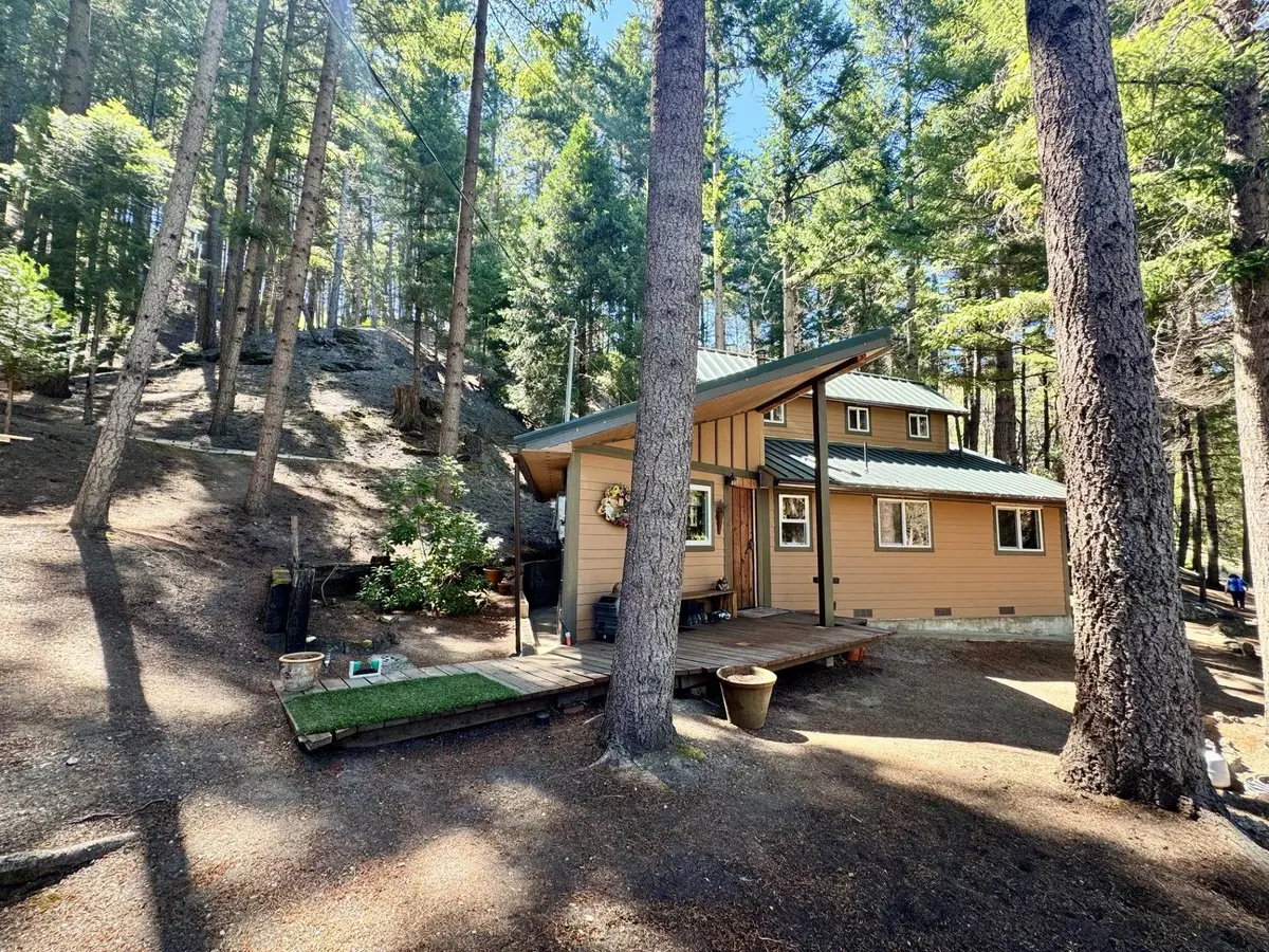 3117 Middle Creek Ranch Road, Horse Creek, CA 96050 - #1