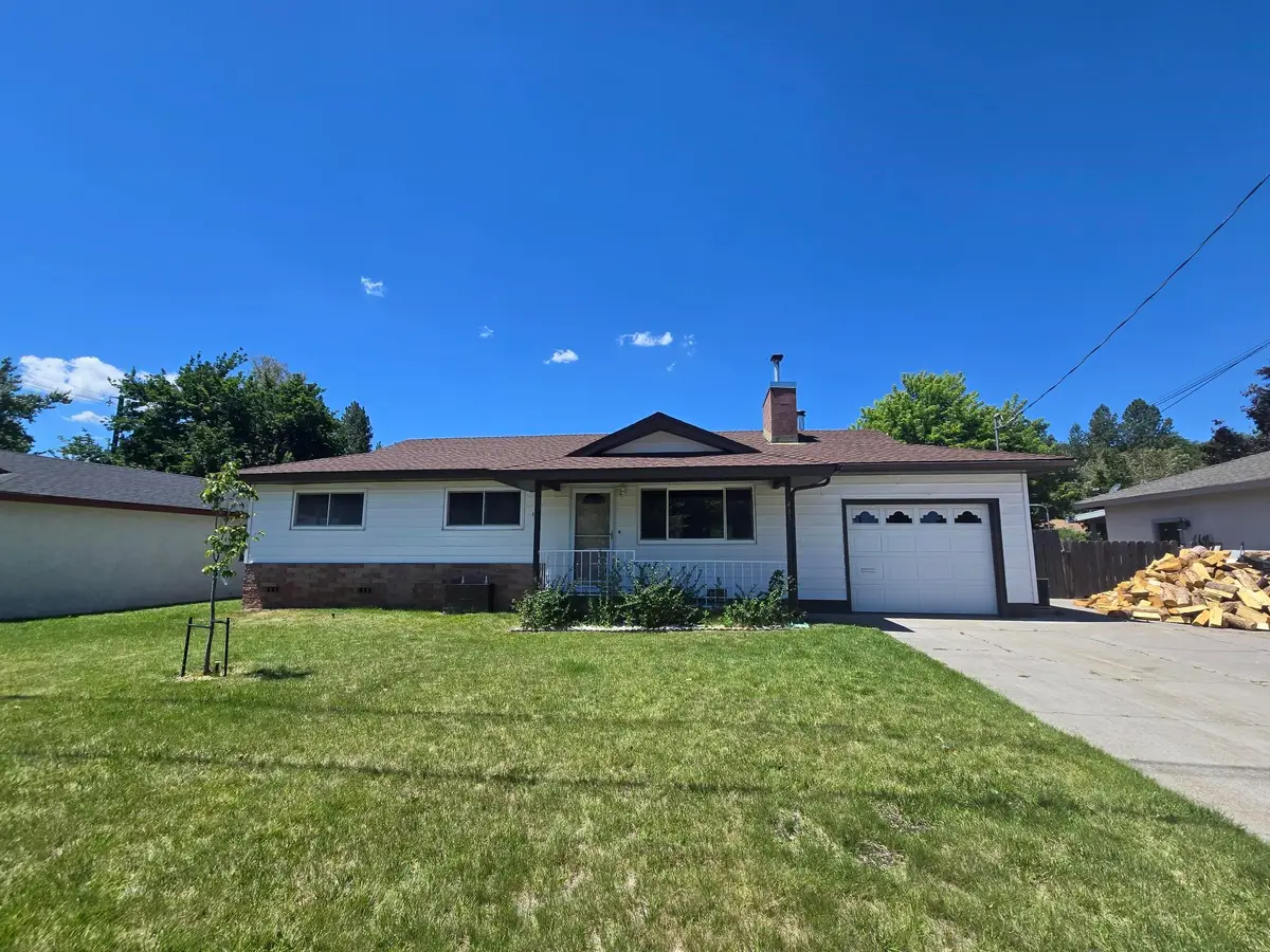 435 Dollar Ave, Weed, CA 96094 - #1