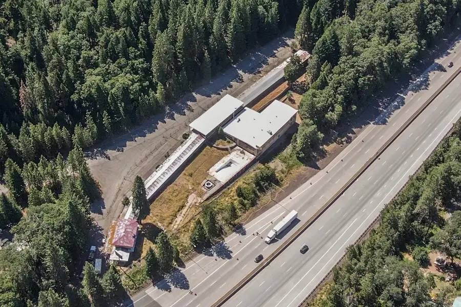 4221 Siskiyou Ave., Dunsmuir, CA 96025 - #2